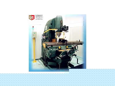 立宏智能安全-銑床防護(hù)罩裝置-銑床防護(hù)罩-銑床安全防護(hù)