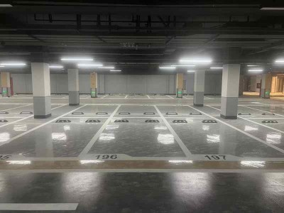 南京達(dá)尊交通工程公司地下車庫(kù)道路劃線