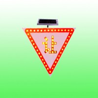 太陽能標(biāo)志牌led減速讓行標(biāo)識(shí)支持定制